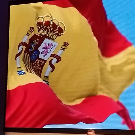 Luminoso En Grado, Cerca De Oviedo *