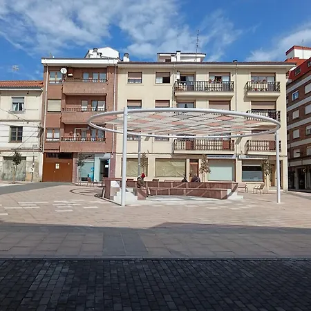 Luminoso En Grado, Cerca De Oviedo *