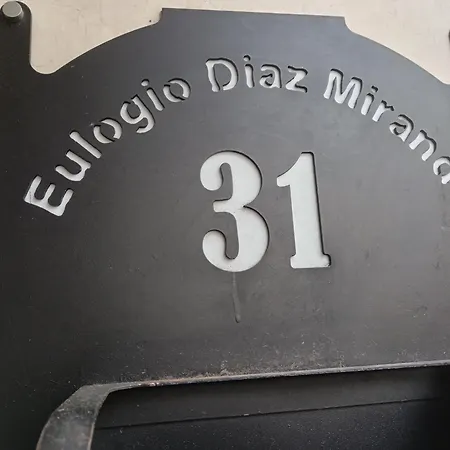 Luminoso En Grado, Cerca De Oviedo *